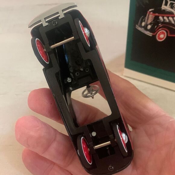 Hallmark 1996 Die Cast Pedal Car Ornament - Picture 6 of 8